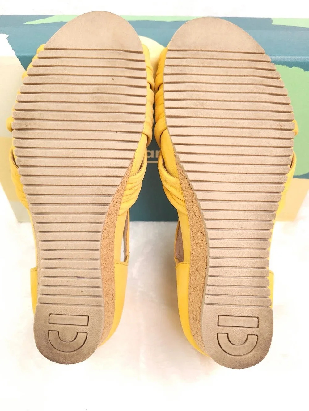 Earth Ficus Gemini Leather Yellow Wedge Open Toe Sandals 5 602861WBCK